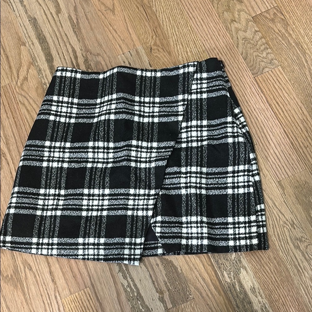 Abercrombie & Fitch Black and White Faux Wrap Mini Skirt